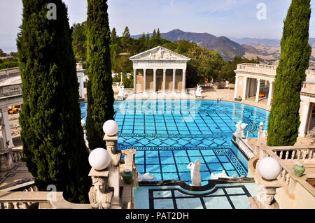 9. November 2011: Neptune Pool, der Außenpool Ensemble an Hearst Castle in San Simeon, CA. Stockfoto