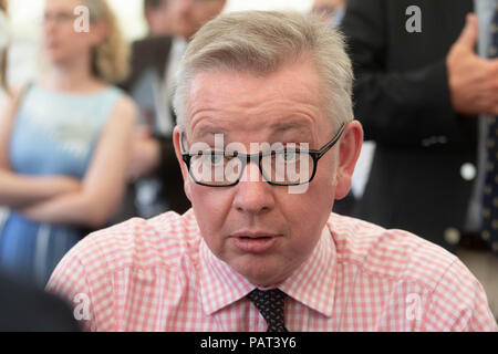 2018 Royal Welsh zeigen, Builth Wells, Wales. Die Rt Hon Michael Gove MP Staatssekretär für Umwelt, Ernährung und Angelegenheiten des ländlichen Raums Stockfoto