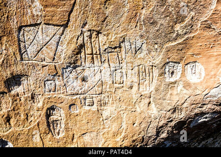 Felsgravuren von den Einheimischen, die in der Region über 4.000 Jahren zu leben. Urubici, Santa Catarina, Brasilien. Stockfoto