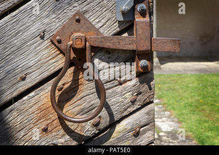 Details einer alten Tür bei Godolphin House Stockfoto