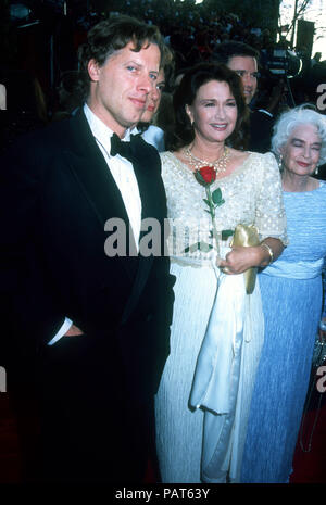 LOS ANGELES, Ca - 30. März: Schauspielerin Diane Ladd und Gäste der 64. jährlichen Academy Awards am 30. März 1992 teilnehmen im Dorothy Chandler Pavilion in Los Angeles, Kalifornien. Foto von Barry King/Alamy Stock Foto Stockfoto