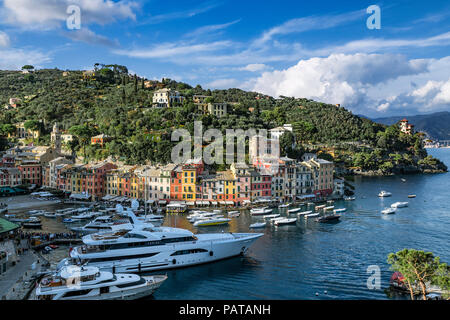 Malerischen Hafen und das Dorf von Portofino, Ligurien, Italien.