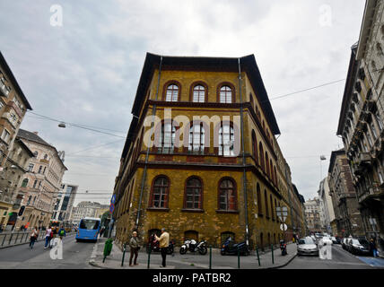 Nepszínhaz Straße, Budapest, Ungarn Stockfoto