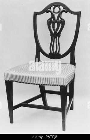 Side Chair. Kultur: American. Abmessungen: 34 x 20 x 19 in. (86,4 x 50,8 x 48,3 cm). Datum: 1785-95. Museum: Metropolitan Museum of Art, New York, USA. Stockfoto