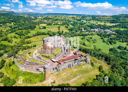 Das Chateau de Murol, eine mittelalterliche Burg im Puy-de-Dome Departement von Frankreich Stockfoto