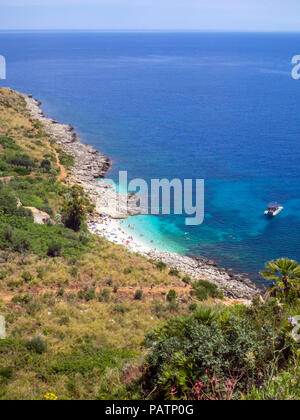 Ein Strand im Naturschutzgebiet Zingaro, einem malerischen Küsten finden in Trapani Provinz Siziliens. Stockfoto