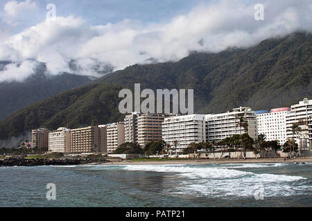 Blick auf Los Cocos Beach im Bundesstaat Vargas, Venezuela Stockfoto