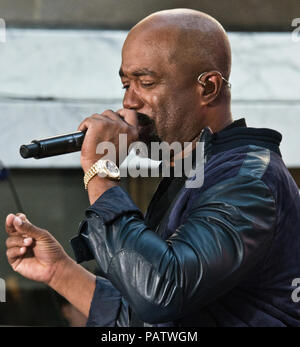 New York, NY, USA. 25 Mai, 2018. Amerikanische Singer-Songwriter Darius Rucker führt auf NBC's "Heute" zeigen Sommer-konzertreihe am Rockefeller Plaza. Stockfoto