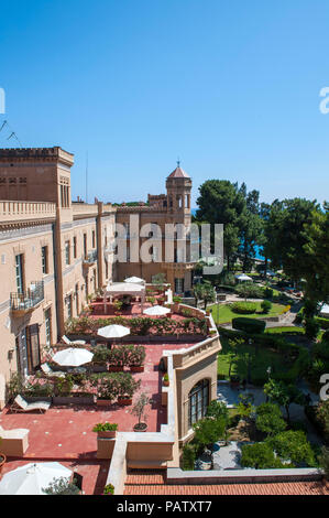 Ein Blick auf die Villa Igiea, ein Hotel, das im späten 19. Jahrhundert auf sizilianische Art Nouveau Stil erbaut, mit Blick auf den Ozean in der Nähe von Palermo. Die Stockfoto