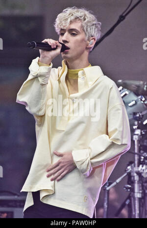 New York, NY, USA. 28 Mai, 2018. Südafrikanische - Australischer Singer-Songwriter Troye Sivan führt auf NBC's "Heute" zeigen Sommer Konzert Reihe. Stockfoto