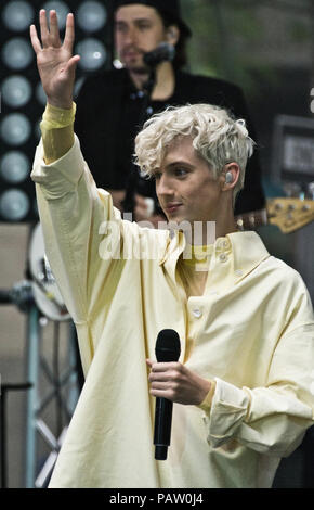 New York, NY, USA. 28 Mai, 2018. Südafrikanische - Australischer Singer-Songwriter Troye Sivan führt auf NBC's "Heute" zeigen Sommer Konzert Reihe. Stockfoto