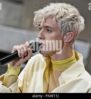 New York, NY, USA. 28 Mai, 2018. Südafrikanische - Australischer Singer-Songwriter Troye Sivan führt auf NBC's "Heute" zeigen Sommer Konzert Reihe. Stockfoto