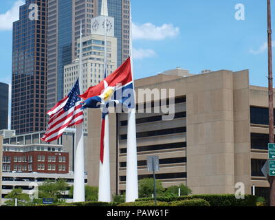 Dallas, USA, vom 24. Juli 2018. Sr, CPL Earl 'Jamie' Givens, ein 32-jähriger Veteran der Dallas Polizei starb in der Linie der Aufgabe während der Begleitung einer Beerdigung Prozession als Mitglied der Motorrad. Officer Givens wurde von einem SUV angeschlagen. Der Treiber wurde für angeblich unter dem Einfluss von Alkohol. Die Bestattung wird am kommenden Donnerstag an prestonwood Baptist Church, Plano. Credit: dallaspaparazzo/Alamy leben Nachrichten Stockfoto