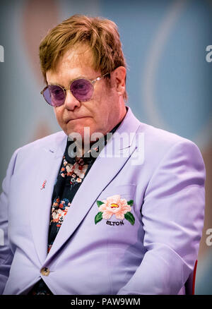 Amsterdam, Niederlande. 23. Juli 2018. AMSTERDAM, NIEDERLANDE, 24. JULI 2018 Elton John während der Internationalen AIDS-Konferenz am 23. Juli 2018 in Amsterdam, Niederlande. (Foto von Patrick Van Katwijk/Getty Images) | Quelle: dpa/Alamy leben Nachrichten Stockfoto