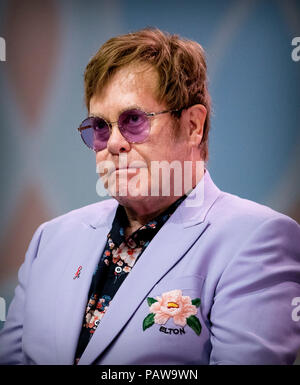 Amsterdam, Niederlande. 23. Juli 2018. AMSTERDAM, NIEDERLANDE, 24. JULI 2018 Elton John während der Internationalen AIDS-Konferenz am 23. Juli 2018 in Amsterdam, Niederlande. (Foto von Patrick Van Katwijk/Getty Images) | Quelle: dpa/Alamy leben Nachrichten Stockfoto