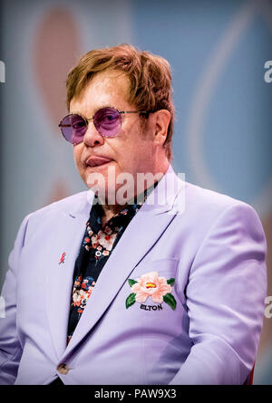 Amsterdam, Niederlande. 23. Juli 2018. AMSTERDAM, NIEDERLANDE, 24. JULI 2018 Elton John während der Internationalen AIDS-Konferenz am 23. Juli 2018 in Amsterdam, Niederlande. (Foto von Patrick Van Katwijk/Getty Images) | Quelle: dpa/Alamy leben Nachrichten Stockfoto