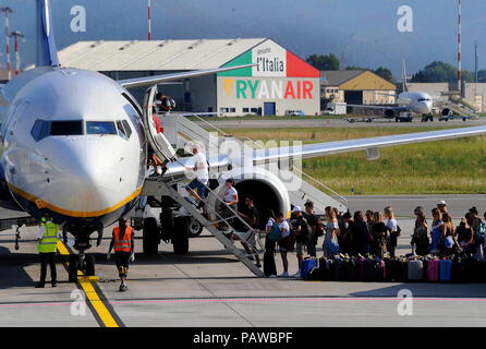 Orio al Serio, Italien. 25. Juli, 2018. Flughafen Orio al Serio, Streik der Ryanair Unternehmen, Unbehagen der Passagiere und Flugzeuge auf der Strecke (Maurizio Maule, Mailand - 2018-07-25) ps das Foto verwendet werden können, wobei der Kontext, in dem es aufgenommen wurde, und ohne beleidigende Absicht, den Anstand der Menschen Credit: Unabhängige Fotoagentur Srl/Alamy Leben Nachrichten vertreten Stockfoto