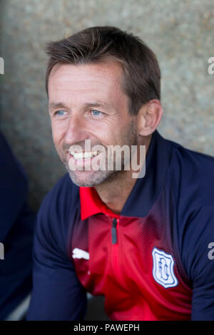 Balmoor Stadion, Peterhead, Großbritannien. 25. Juli, 2018. Scottish League Cup, Gruppe D, Peterhead gegenüber Dundee, Dundee Manager Neil McCann Credit: Aktion plus Sport/Alamy leben Nachrichten Stockfoto