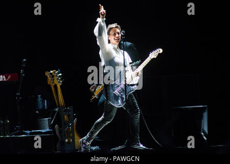 Mailand Italien. 25. Juli 2018. Die kanadisch-Sängerin und Schauspielerin Alanis Morissette führt live auf der Bühne Ippodromo Snai San Siro während der 'Milano Sommer Festival": Rodolfo Sassano/Alamy leben Nachrichten Stockfoto