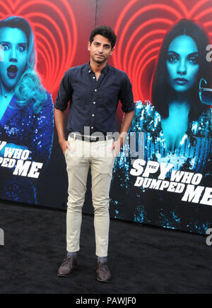 Los Angeles, Kalifornien, USA. 25. Juli, 2018. Schauspieler Karan Soni besucht die Weltpremiere von lionsgate's'' Der Spion, der mich Gedumpten' am 25 Juli, 2018 bei Fox Village Theater in Los Angeles, Kalifornien. Foto von Barry King/Alamy leben Nachrichten Stockfoto