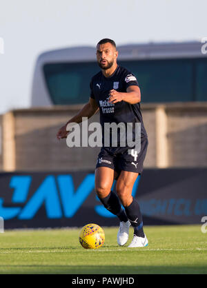 Balmoor Stadion, Peterhead, Großbritannien. 25. Juli, 2018. Scottish League Cup, Gruppe D, Peterhead gegenüber Dundee, Dundee Steven Caulker Credit: Aktion plus Sport/Alamy leben Nachrichten Stockfoto