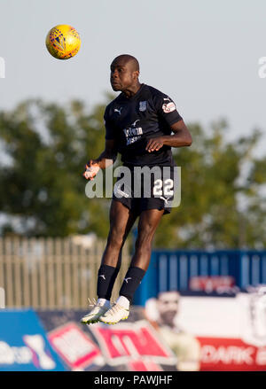 Balmoor Stadion, Peterhead, Großbritannien. 25. Juli, 2018. Scottish League Cup, Gruppe D, Peterhead gegenüber Dundee, Dundee Kharl Madianga klettert hoch für die Kopfzeile der Credit: Aktion plus Sport/Alamy leben Nachrichten Stockfoto