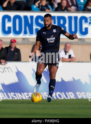 Balmoor Stadion, Peterhead, Großbritannien. 25. Juli, 2018. Scottish League Cup, Gruppe D, Peterhead gegenüber Dundee, Dundee Steven Caulker Credit: Aktion plus Sport/Alamy leben Nachrichten Stockfoto