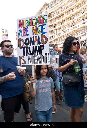 Anti Trump Protest bei seinem Besuch in London. Das Zentrum von London vom 13. Juli 2018 Stockfoto