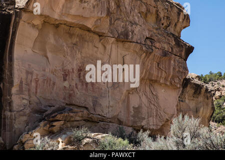Alte indianische Felszeichnungen und Bildzeichen in Sego Canyon, Utah. Stockfoto