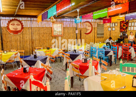 OAXACA, MEXIKO - Nov 1, 2016: das Interieur des Restaurants La Choza del Koch in Oaxaca, der Ort mit den nationalen mexikanischen Essen Stockfoto