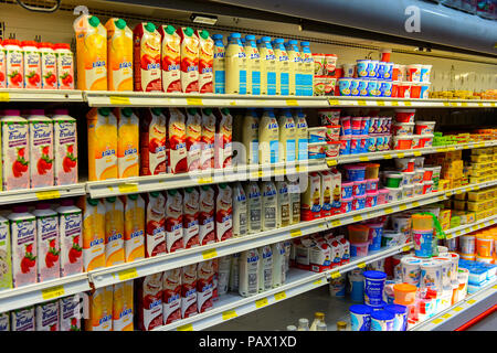 OAXACA, MEXIKO - Nov 1, 2016: Säfte der Supermarkt Soriana, eine mexikanische öffentliche Unternehmen und einem großen Einzelhändler in Mexiko mit mehr als 824 Stores Stockfoto