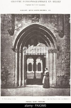 Portail Saint-Trophime; Entrée du Cloître, Arles, Église Métropolitaine de Saint-Trophime. Künstler: Charles Nègre (Französisch, 1820-1880). Abmessungen: Bild: 6 15/16 x 5 7/8 in. (17,6 x 15 cm): 15 7/8 x 7 1/2 in. (40,4 × 19,1 cm). Datum: 1852. Museum: Metropolitan Museum of Art, New York, USA. Stockfoto