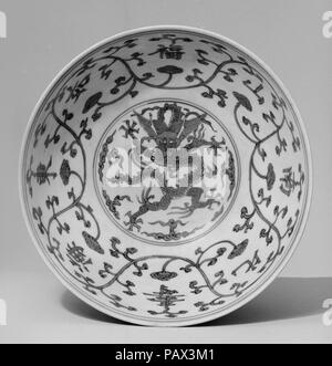 Schüssel. Kultur: China. Abmessungen: 3 1/8 x 7 in. (7,9 x 17,8 cm). Museum: Metropolitan Museum of Art, New York, USA. Stockfoto