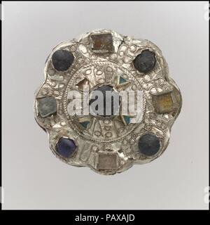 Festplatte Brosche. Kultur: Fränkischen. Abmessungen: Insgesamt: 2 1/8 x 7/8 in. (5,4 x 2,2 cm). Datum: 7. Museum: Metropolitan Museum of Art, New York, USA. Stockfoto