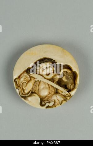 Netsuke. Kultur: Japan. Abmessungen: Durchm. 1 5/8 in. (4.1 cm). Datum: 19. Museum: Metropolitan Museum of Art, New York, USA. Stockfoto