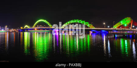 Da Nang, Vietnam - May 22, 2018. Nacht der Drachen Brücke in Da Nang, Vietnam. Da Nang Vietnam ist eine der wichtigsten Hafenstädte. Stockfoto