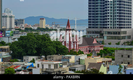 Da Nang, Vietnam - May 22, 2018. Stadtbild von Da Nang, Vietnam. Da Nang ist eine Küstenstadt in Zentralvietnam für seine Sandstrände und Geschichte bekannt. Stockfoto