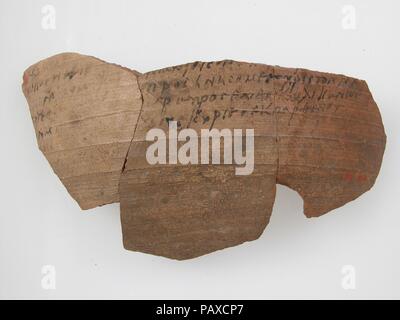 Ostrakon mit Troparion (?). Kultur: Koptischen. Abmessungen: 6 9/16 x 3 3/4 in. (16,6 x 9,5 cm). Datum: 580-640. Museum: Metropolitan Museum of Art, New York, USA. Stockfoto