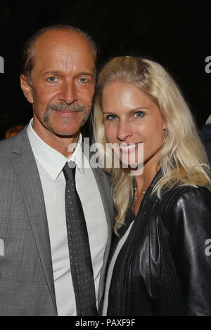 Premiere von Karl May Festspiele am Kalkfelsen, Bad Segeberg mit: Jochen Horst mit Ehefrau Tina Wo: Hamburg, Deutschland Wann: 23 Jun 2018 Credit: Becher/WENN.com Stockfoto