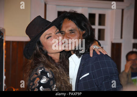 Premiere von Karl May Festspiele am Kalkfelsen, Bad Segeberg mit: Christine Neubauer mit Freund Jose Campos Wo: Hamburg, Deutschland Wann: 23 Jun 2018 Credit: Becher/WENN.com Stockfoto