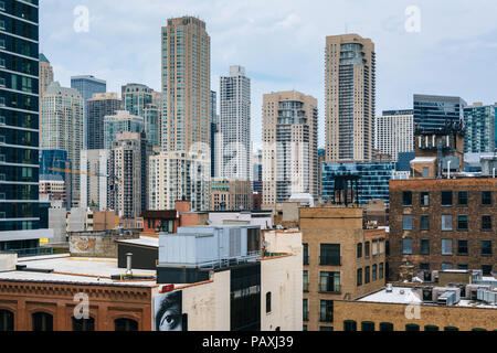 Blick auf die Wolkenkratzer in der Nähe von North Side von Chicago, Illinois Stockfoto