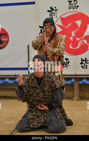 Iga-City, Japan - Mar 17, 2018. Menschen tragen Ninja Kostüm und Lehre an der Ninja Schule in Iga-City, Japan. Stockfoto