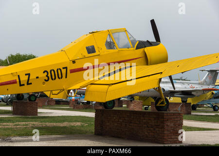 KRUMOVO, Plovdiv, Bulgarien - 29 April 2017: Flugzeug LZ 3007 inAviation Museum in der Nähe von Flughafen Plowdiw, Bulgarien Stockfoto