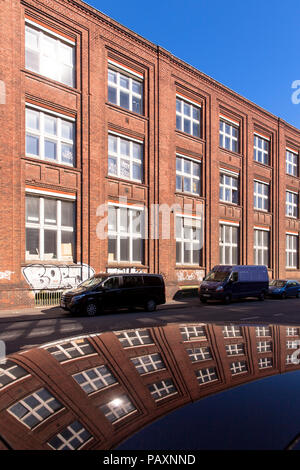Historische Gebäude der ehemaligen Gasmotorenfabrik Deutz der Klöckner Humboldt Deutz AG auf deutz-muelheimer Straße im Stadtteil Mülheim, Colo Stockfoto
