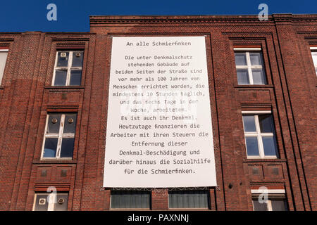 Historische Gebäude der ehemaligen Gasmotorenfabrik Deutz der Klöckner Humboldt Deutz AG auf deutz-muelheimer Straße im Stadtteil Mülheim, post Stockfoto