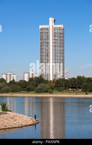 Der Wolkenkratzer Colonia-House im Stadtteil Riehl, Rhein, Köln, Deutschland, das colonia-haus im Stadtteil Riehl, Rhein, Kolen, Deutschland. Stockfoto