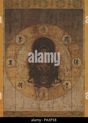 Monju Bosatsu mit acht Heiligen Sanskrit Silben. Kultur: Japan. Abmessungen: Insgesamt: 40 7/8 x 25 1/8 in. (103,8 x 63,8 cm). Datum: Mitte bis Ende des 14. Jahrhunderts. Monju (Sanskrit: Manjushri), der Bodhisattva der Weisheit, auf einem Löwen gegen einen eiförmigen Nimbus mit Flammen sitzt. Er trägt eine Krone mit acht Miniatur Buddhas eingerichtet und hält ein Schwert und eine lange stammte Lotus Flower unterstützt einen Vajra - eine Doppelstrategie mit Ursprung in der indischen Waffen zu implementieren. In anderen Manifestationen der Bodhisattva Monju, Lotus unterstützt in der Regel eine Buddhistische Schrift, aber hier der Vajra ist ein Symbol der Weisheit Stockfoto