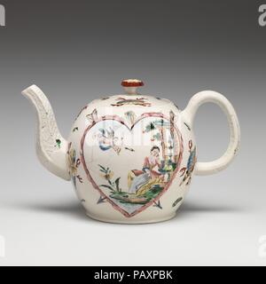 Teekanne. Kultur: British, Staffordshire. Abmessungen: Insgesamt: 4 1/4 x 7 in. (10,8 × 17,8 cm). Datum: Ca. 1760. Museum: Metropolitan Museum of Art, New York, USA. Stockfoto