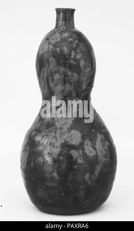 Flasche Wein. Kultur: Japan. Abmessungen: H.8. (20,3 cm). Datum: 18. Museum: Metropolitan Museum of Art, New York, USA. Stockfoto