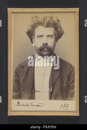 Bias. Fernand, Alphonse. 41 ans, né Le 28.6 / 53 à Laval (Mayenne). Tourneur herum sur Bois. Anarchiste. 2/7/94. Artist: Alphonse Bertillon (Französisch, 1853-1914). Abmessungen: 10,5 x 7 x 0,5 cm (4 1/8 x 2 3/4 x 3/16 in.). Datum: 1894. In einer vornehmen Familie der Wissenschaftler und Statistiker Bertillon geboren, begann seine Karriere als Sekretärin in der Kennzeichnung Bureau der Pariser Präfektur der Polizei in 1879. Mit der Aufrechterhaltung der zuverlässige Polizei Aufzeichnungen von Straftätern betraut, entwickelte er die erste moderne System der strafrechtlichen Ermittlung. Das System, das als Bertillonage bekannt wurde, hatte drei Komponente Stockfoto